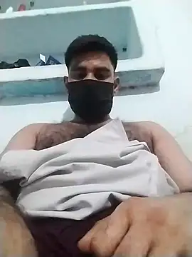 Pokazy przed kamerką – hard_dickk91
