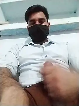 Pokazy przed kamerką – hard_dickk91