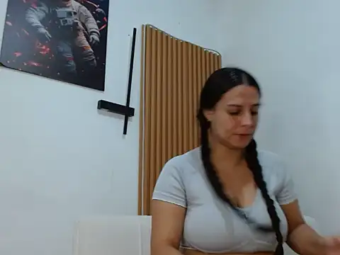 HadaraXxx Webcam-Show