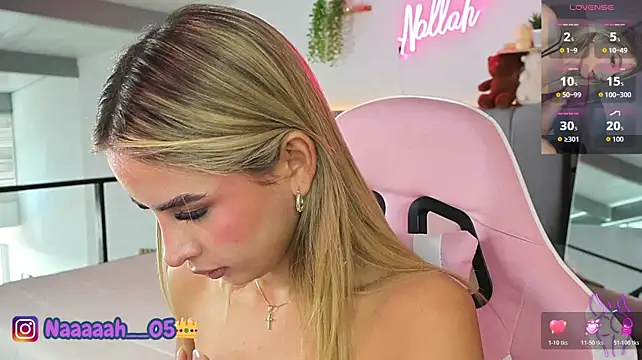 Nallah__ লাইভ XXX চ্যাট