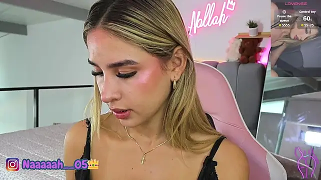 Nallah__ Adlı Modelin Canlı XXX Sohbeti