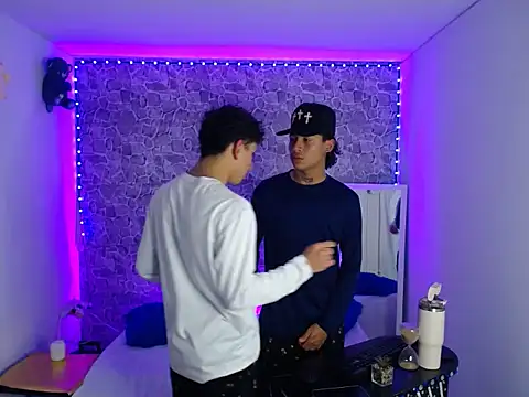 Pertunjukan Kamera Web TheHotDuo19