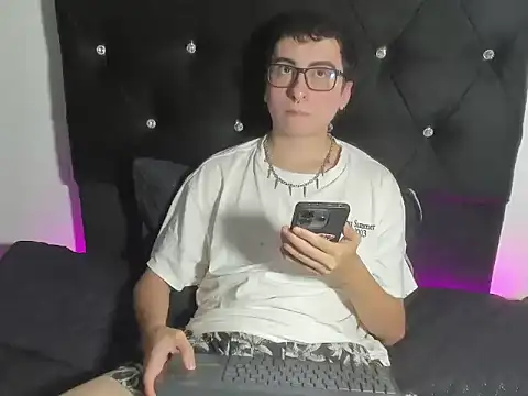 MiloGM_ – webcam-show