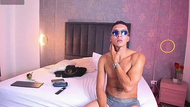 Luciano_Vega webkamerás műsora