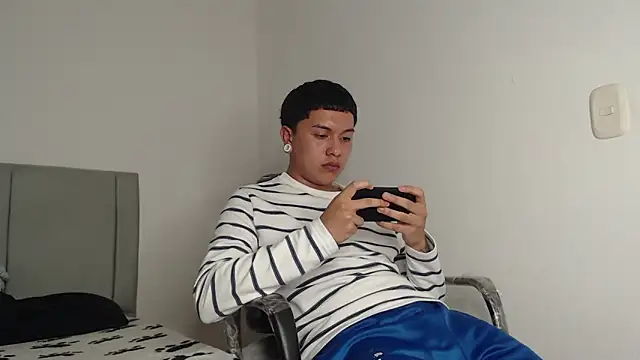 Owenn__blueee Webcam show