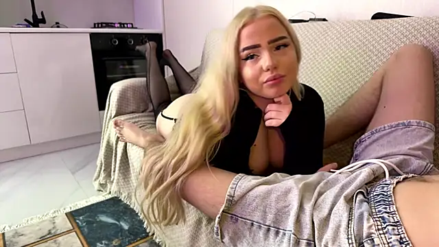 Blonde88888 Webcam Show