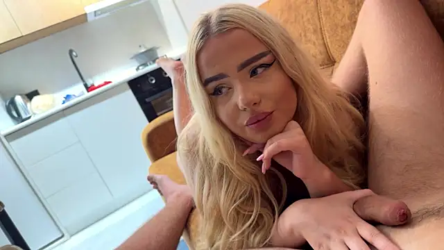 Blonde88888 Webcam show