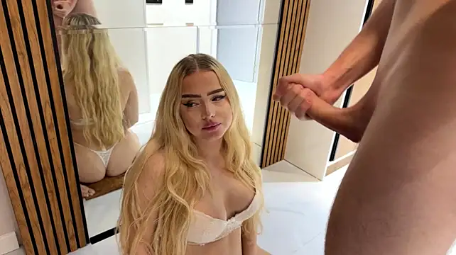 Blonde88888 webkamerás műsora