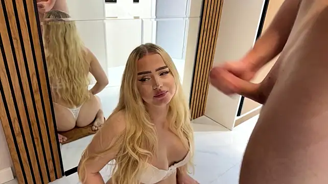 Blonde88888's Webcam Show