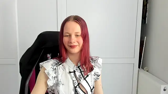 Chat +18 de Skylar_spring ao vivo