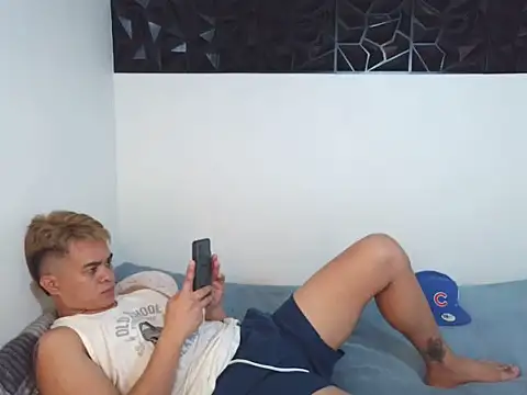 yourmikexxx 在線直播表演