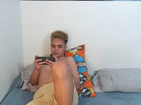 yourmikexxx Show in webcam