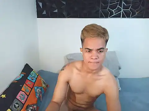 yourmikexxx's Webcam Show