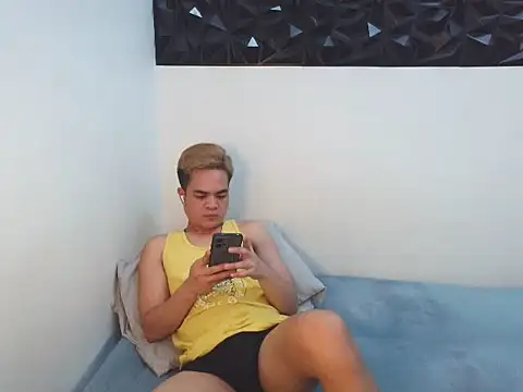 yourmikexxx Show Webcam