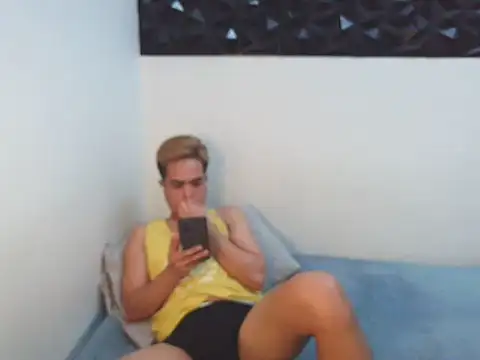 Webkamerová show yourmikexxx