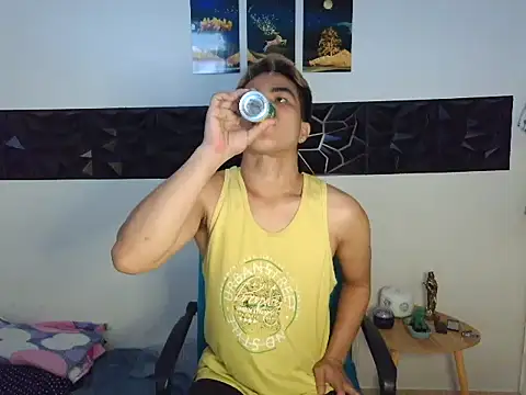 yourmikexxx Show Webcam