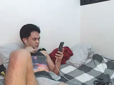 yourmikexxx's Webcam Show