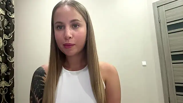 AliceIris – webcam-show
