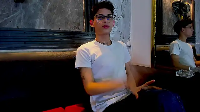 Brianhot0F Pertunjukan Webcam