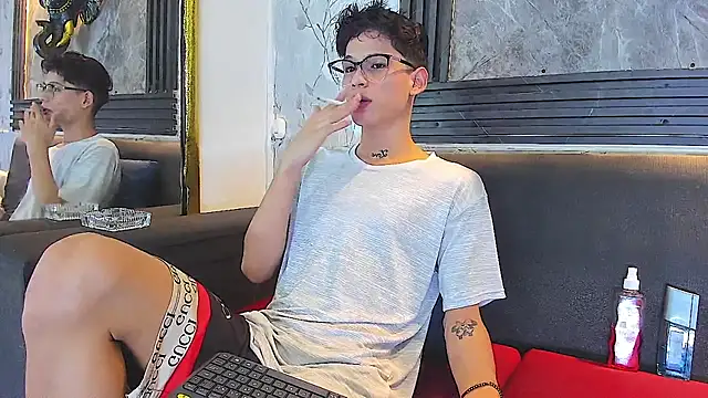 Brianhot0F Pertunjukan Webcam