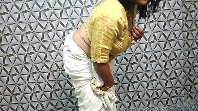 Chat +18 de AADHIRA_SOUTH_INDIA ao vivo