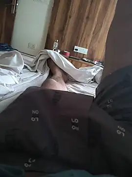yours_daddy6's Webcam Show