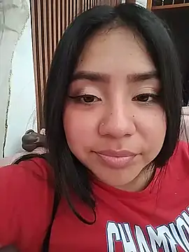 Show modela Amber_Herrera na web-kameri