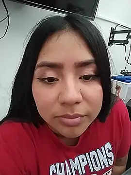 Amber_Herrera Adlı Modelin Canlı XXX Sohbeti