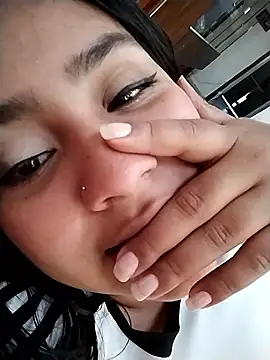 Amber_Herrera Adlı Modelin Canlı XXX Sohbeti