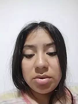 Amber_Herrera Adlı Modelin Canlı XXX Sohbeti