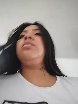 Amber_Herrera Adlı Modelin Canlı XXX Sohbeti
