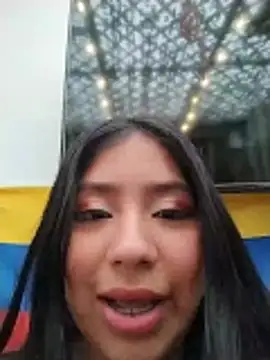 Chat +18 de Amber_Herrera ao vivo