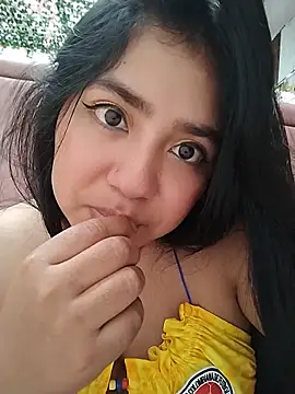 Amber_Herrera Adlı Modelin Canlı XXX Sohbeti