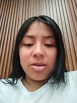 Amber_Herrera Adlı Modelin Canlı XXX Sohbeti