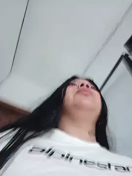 Amber_Herrera Adlı Modelin Canlı XXX Sohbeti