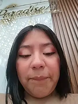 Amber_Herrera Adlı Modelin Canlı XXX Sohbeti