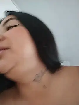 Amber_Herrera Adlı Modelin Canlı XXX Sohbeti