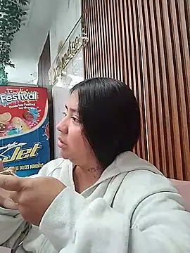 Chat +18 de Amber_Herrera ao vivo
