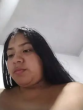 Amber_Herrera Adlı Modelin Canlı XXX Sohbeti
