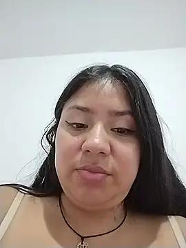 Amber_Herrera Adlı Modelin Canlı XXX Sohbeti