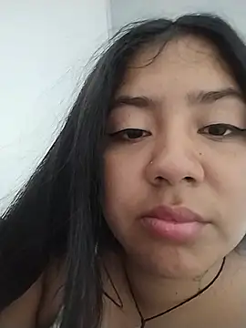 Amber_Herrera Adlı Modelin Canlı XXX Sohbeti