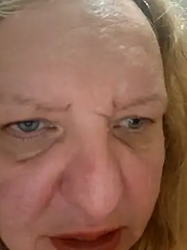 הופעת וובקאם של SonyaMarmeladx