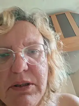 XXX chat uživo modela SonyaMarmeladx