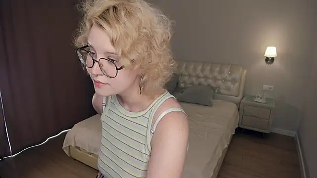 CarmelitaTruiolo Show in webcam