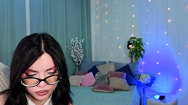 Show modela Velvet__Kiss na web-kameri