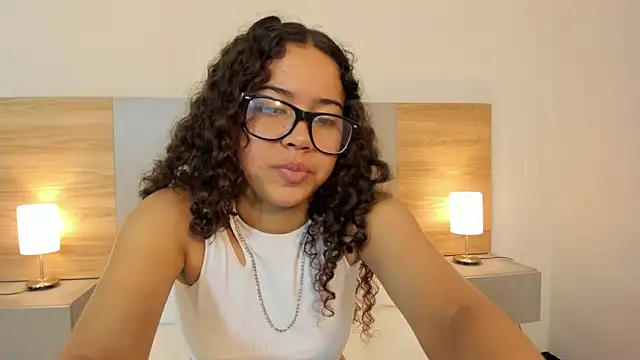 Chat +18 de nicollsky ao vivo