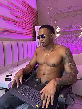 LoganVarela Webcamshow