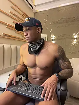 Вебкам-шоу LoganVarela