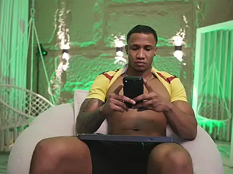 LoganVarela Pertunjukan Webcam