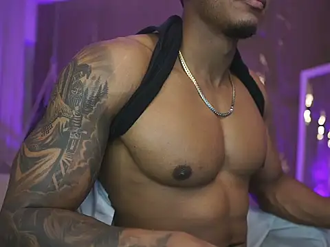 LoganVarela Show Webcam